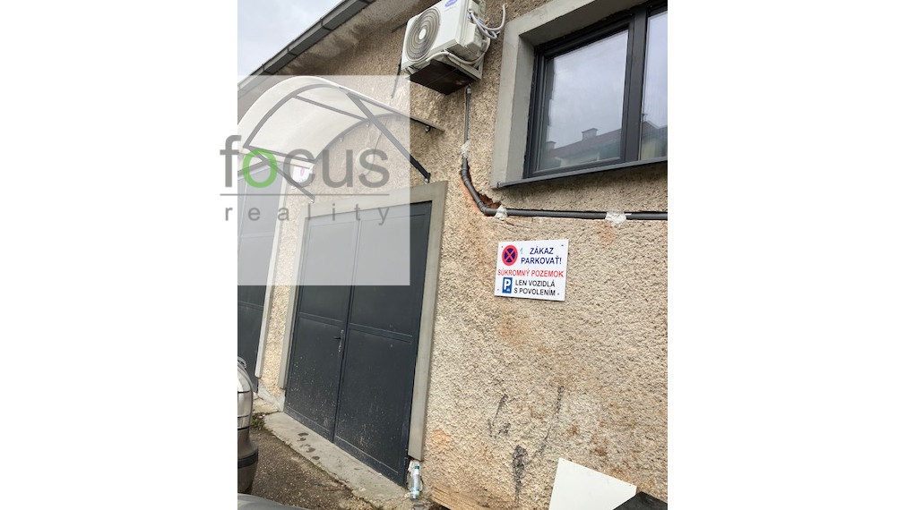 Dlhodobo prenajmem garáž v širšom centre Zvolena