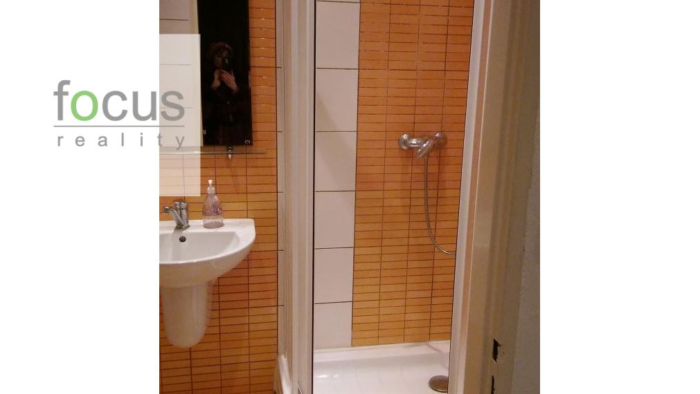 Predám rekonštruovaný 1,5 izbový byt na Námestí SNP