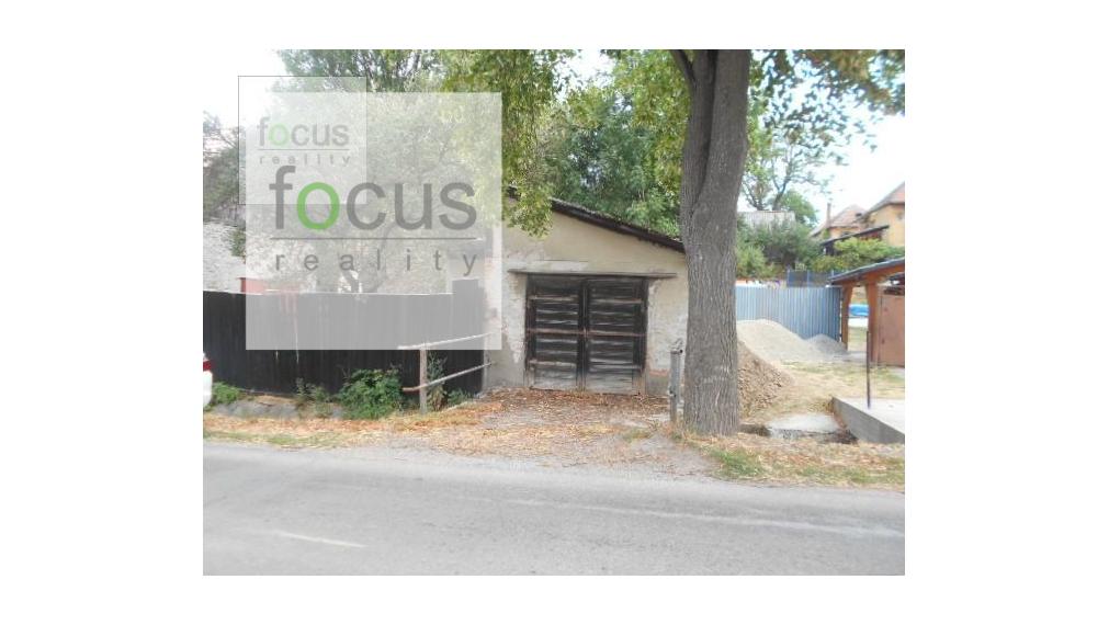 Výrazne znížená cena.Na predaj starý dvojdom vhodný na  prerobenie