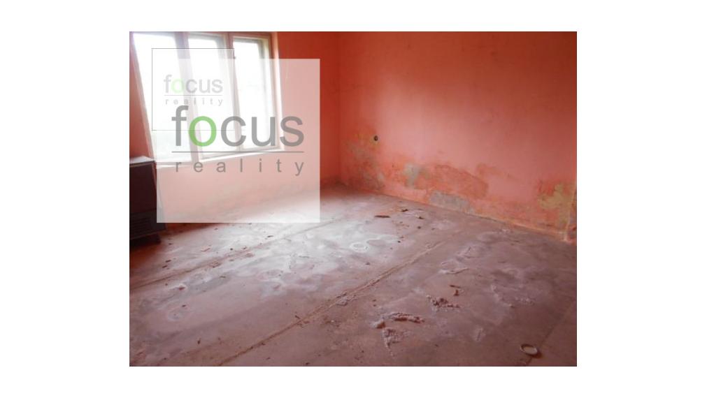 Výrazne znížená cena.Na predaj starý dvojdom vhodný na  prerobenie