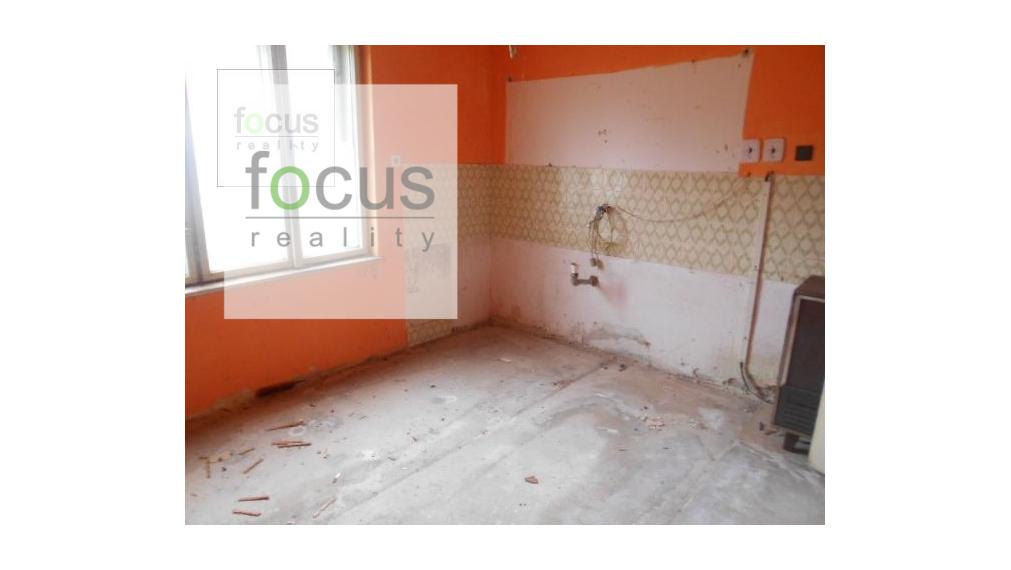 Výrazne znížená cena.Na predaj starý dvojdom vhodný na  prerobenie