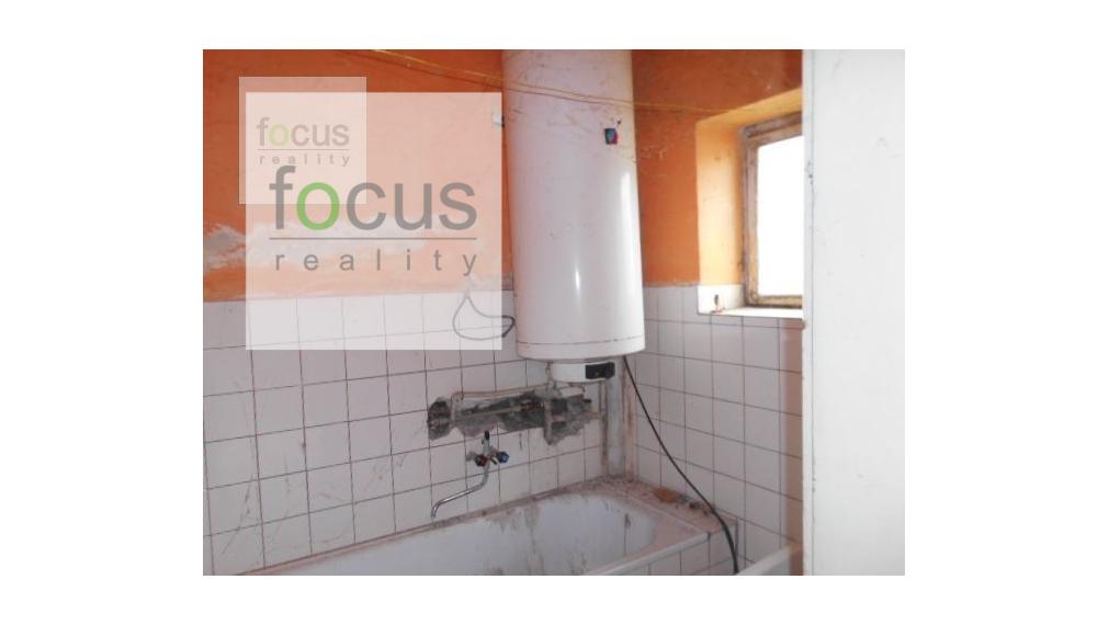 Výrazne znížená cena.Na predaj starý dvojdom vhodný na  prerobenie