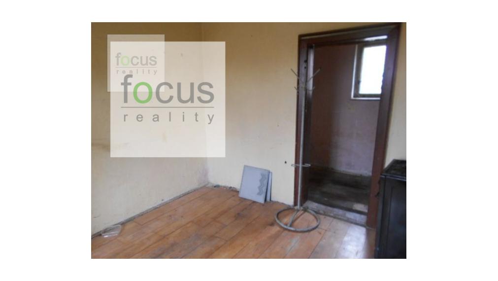 Výrazne znížená cena.Na predaj starý dvojdom vhodný na  prerobenie