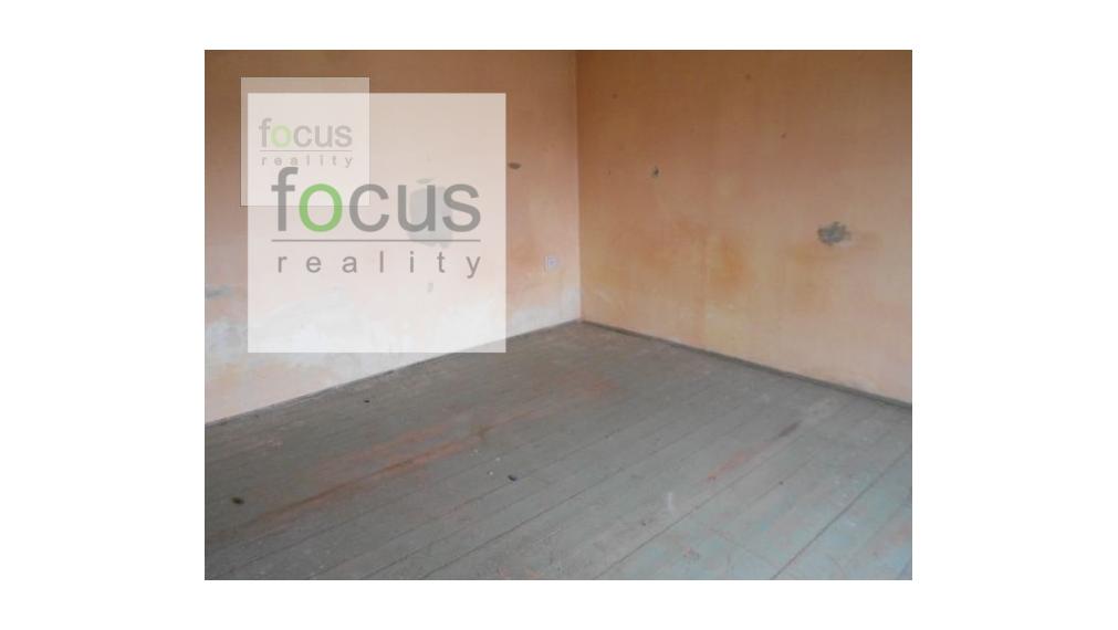 Výrazne znížená cena.Na predaj starý dvojdom vhodný na  prerobenie