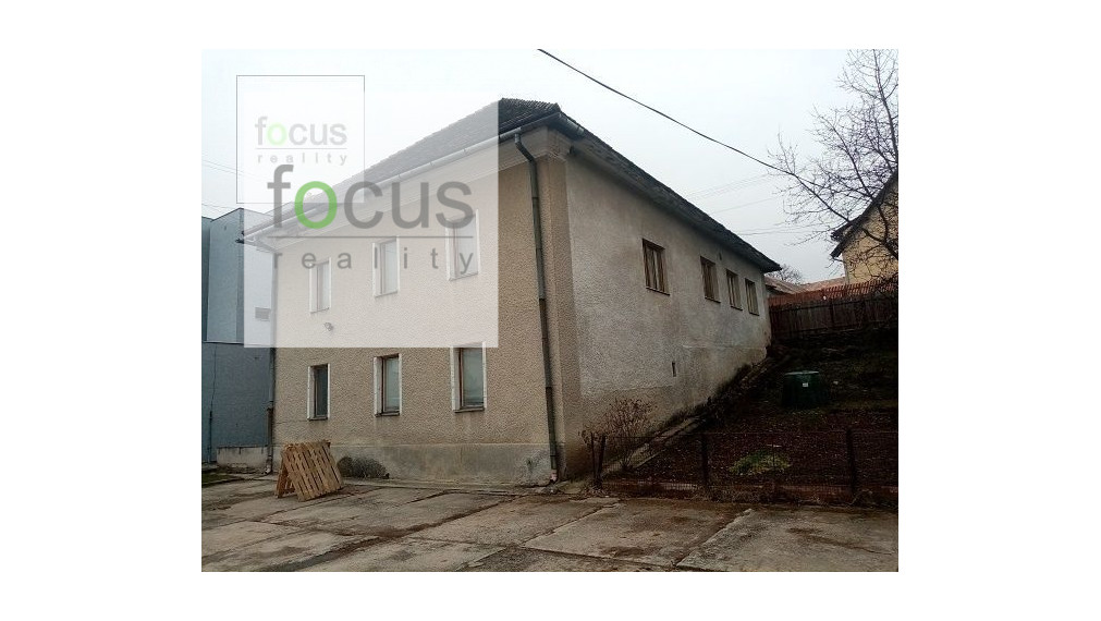 Predáme dve prevádzkové budovy stojace vedľa seba. Predaj aj jednotlivo.