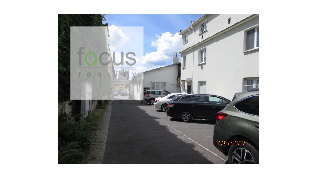 Dlhodobý prenájom 2i byt s parkovaním v meste