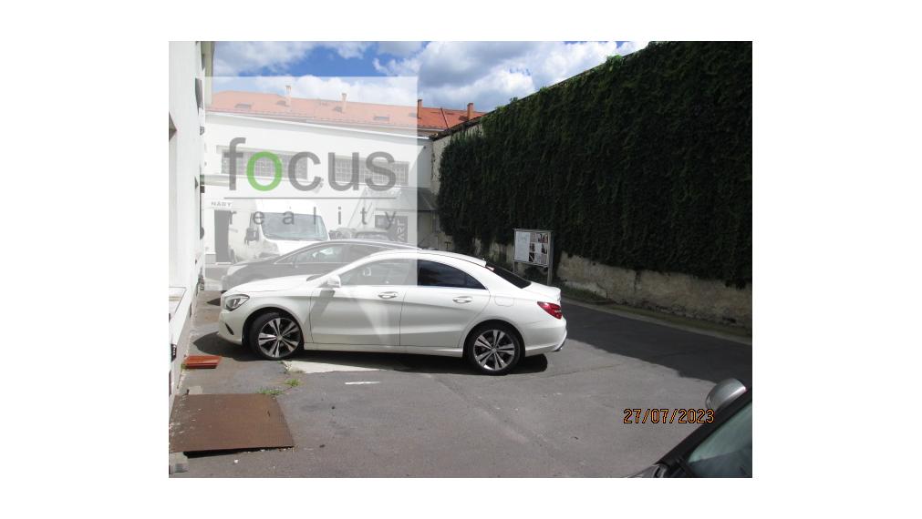 Dlhodobý prenájom 2i byt s parkovaním v meste