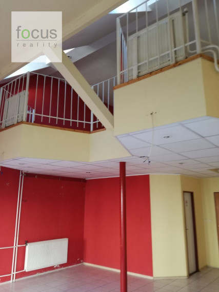 Prenájom komerčný priestor Zlatá ulička - Nová cena