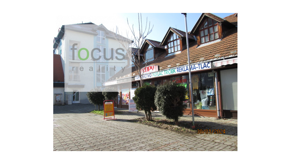 Prenájom komerčný priestor Zlatá ulička - Nová cena