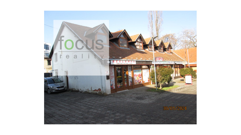 Prenájom komerčný priestor Zlatá ulička - Nová cena