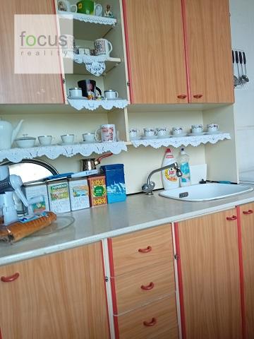 Na predaj 3 izb.byt s balkónom . Zlatý Potok, Výhodná poloha