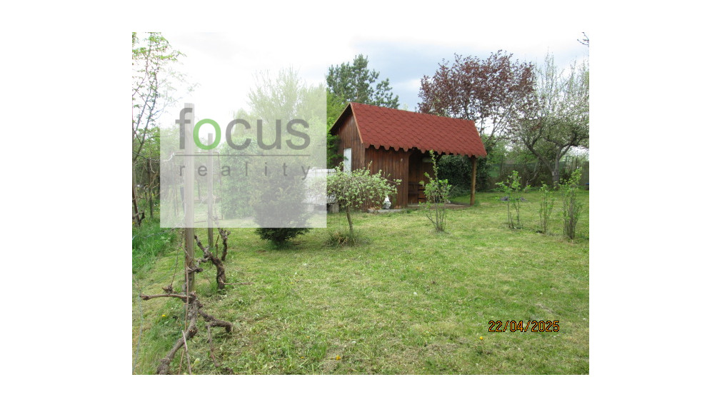 Predám väčšiu záhradku 585 m2 - oplotené, privát vchod