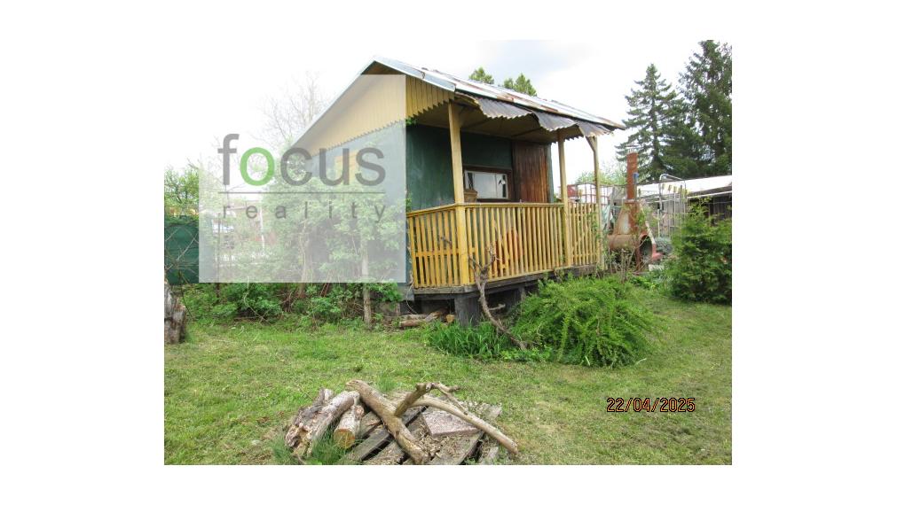 Predám väčšiu záhradku 585 m2 - oplotené, privát vchod