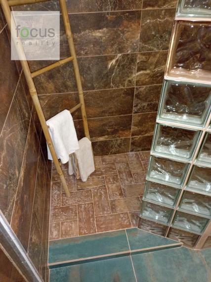 Na predaj zrekonštruovaná chata / drevodom / na Zvolenskej priehrade len za cenu dvojizbového bytu