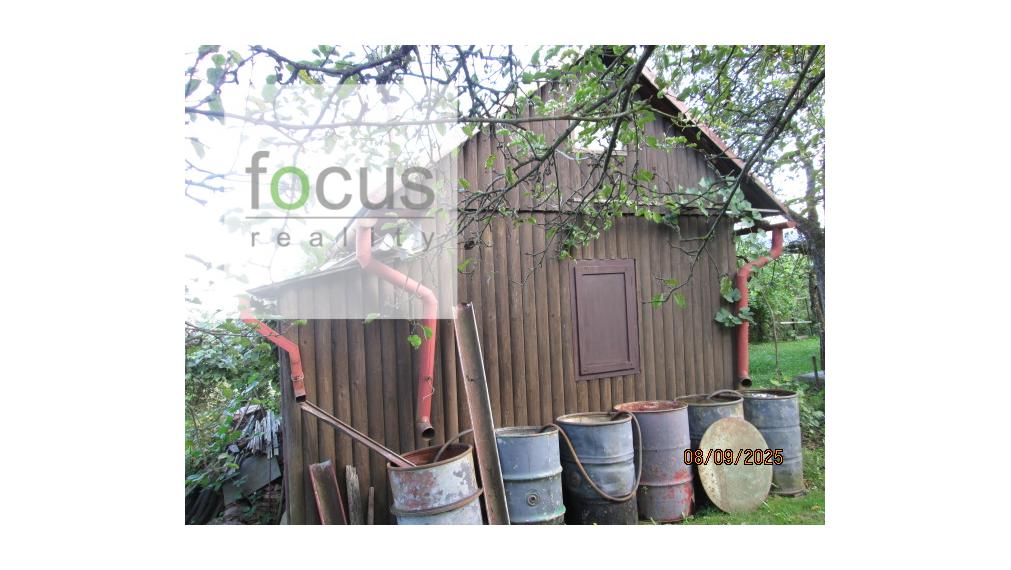 Predám chatu so záhradkou - Stráže