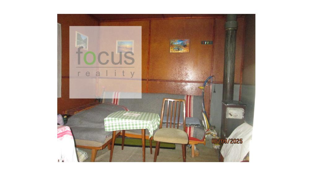 Predám chatu so záhradkou - Stráže