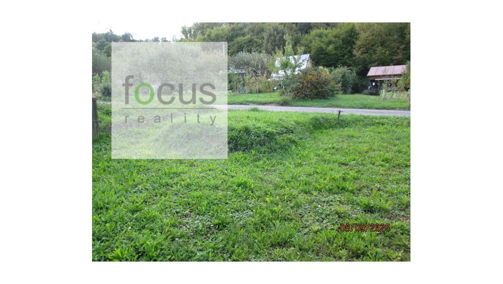 Predám chatu so záhradkou - Stráže