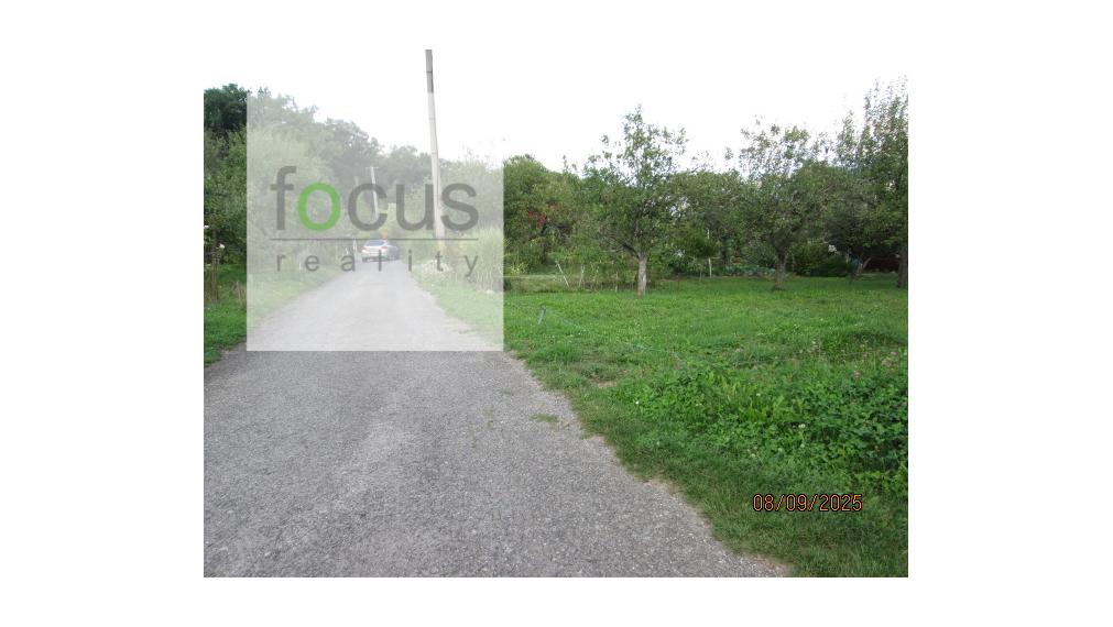 Predám chatu so záhradkou - Stráže