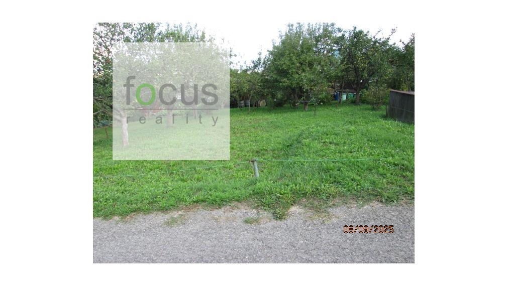 Predám chatu so záhradkou - Stráže