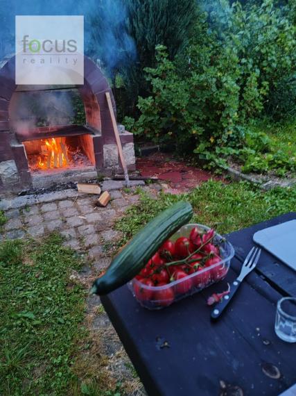 Záhradka s chatou pokročilá rekonštrukcia - Amfiteáter