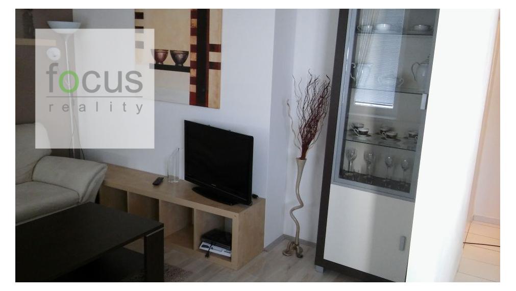 Predám rekonštruovaný 1,5 izbový byt na Námestí SNP