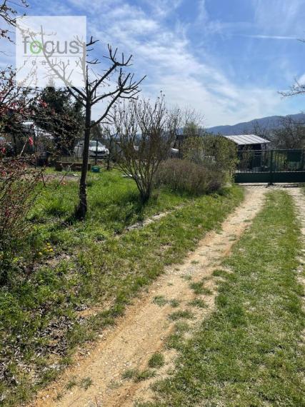 Predám záhradu s elektrickou prípojkou