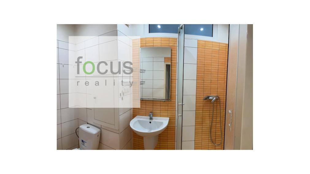 Predám rekonštruovaný 1,5 izbový byt na Námestí SNP