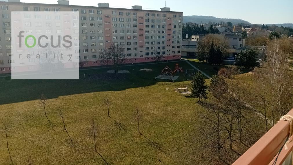 Na predaj pekný veľký 2 izb.byt s balkónom v kľudnom prostredí