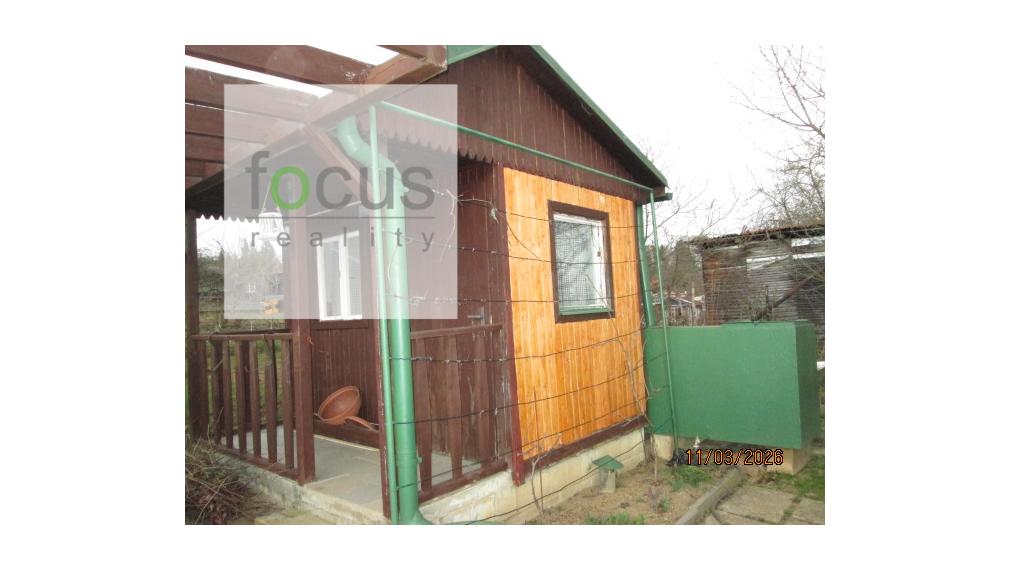 Udržiavaná záhradka s chatou - Zlatý potok