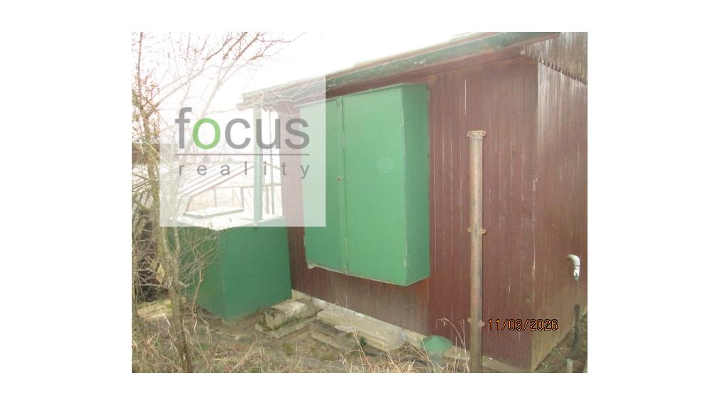 Udržiavaná záhradka s chatou - Zlatý potok