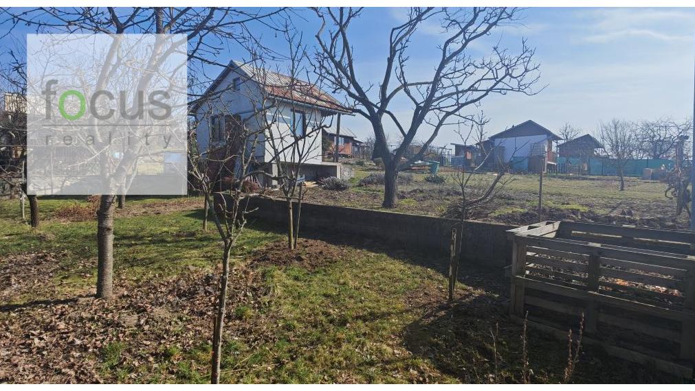 Predám záhradu s murovanou chatou