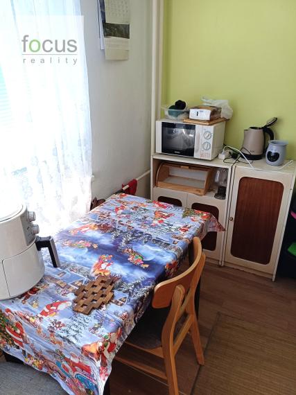 Predáme útulný bezbariérový 2 izb.byt za cenu 1 izb. len 10 min.peši od centra