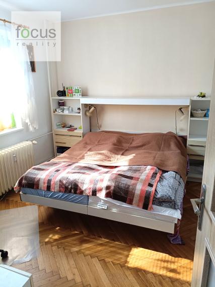 Predáme útulný bezbariérový 2 izb.byt za cenu 1 izb. len 10 min.peši od centra