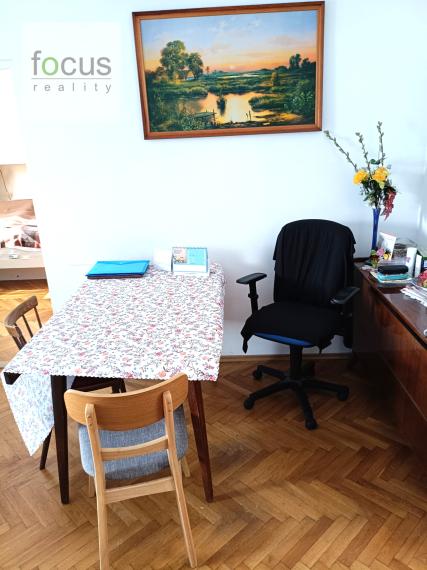 Predáme útulný bezbariérový 2 izb.byt za cenu 1 izb. len 10 min.peši od centra