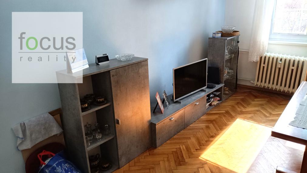 Predáme útulný bezbariérový 2 izb.byt za cenu 1 izb. len 10 min.peši od centra