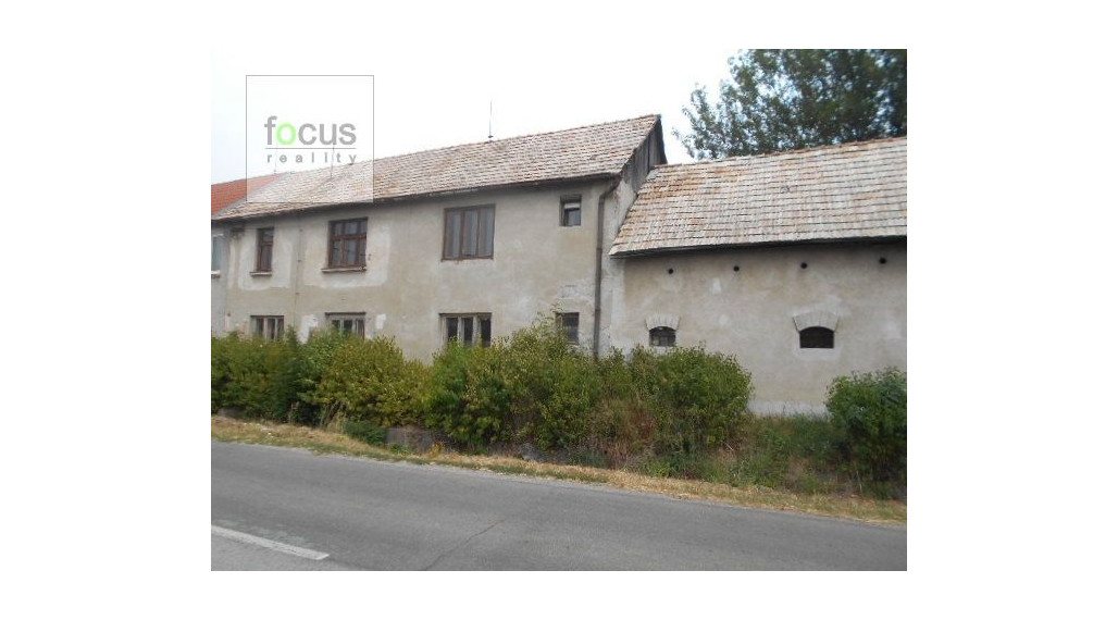 Výrazne znížená cena.Na predaj starý dvojdom vhodný na  prerobenie