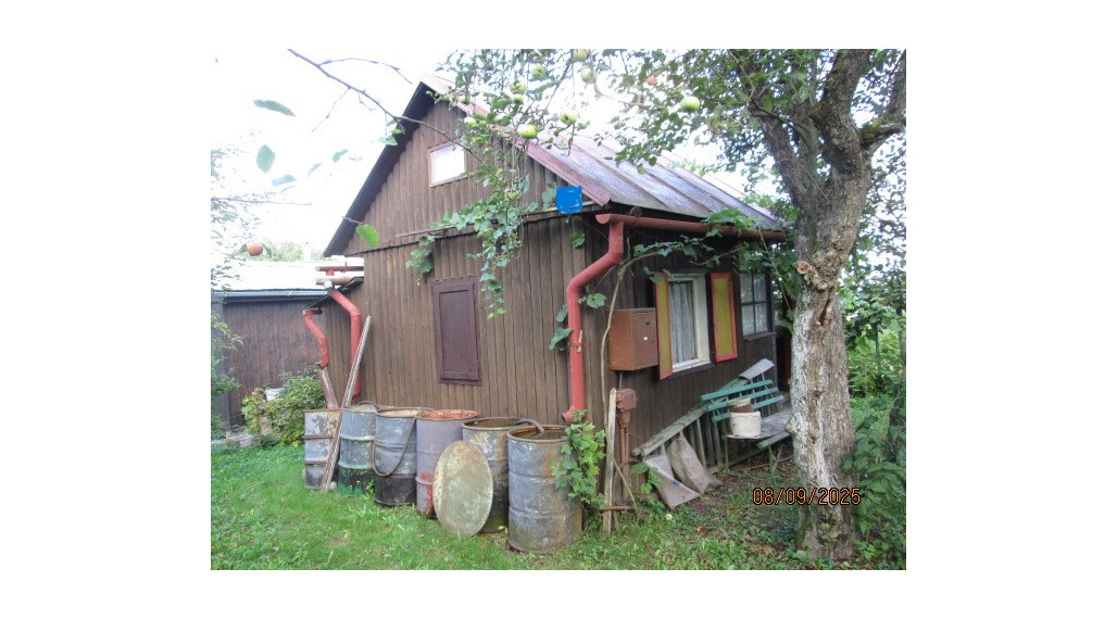 Predám chatu so záhradkou - Stráže