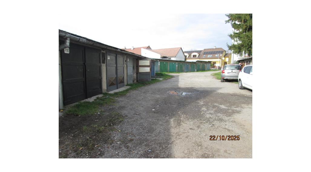 Vysporiadaná garáž ul. Švermova - Zlatý potok