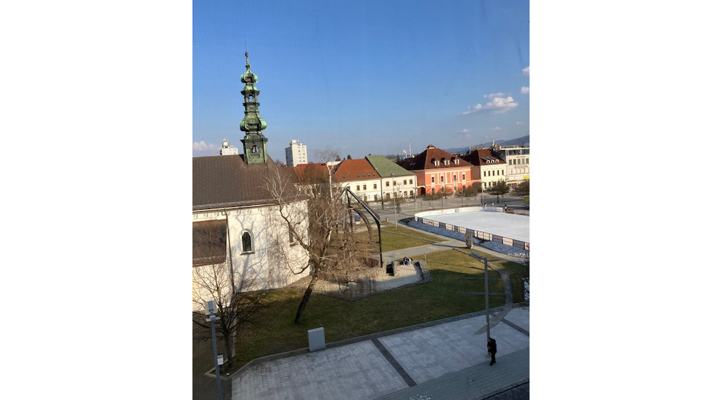 Predám rekonštruovaný 1,5 izbový byt na Námestí SNP