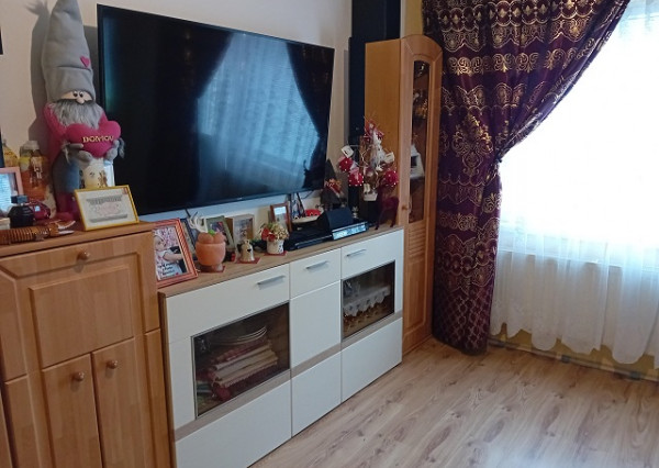 Na predaj 2 izb.byt s balkónom v širšom centre mesta