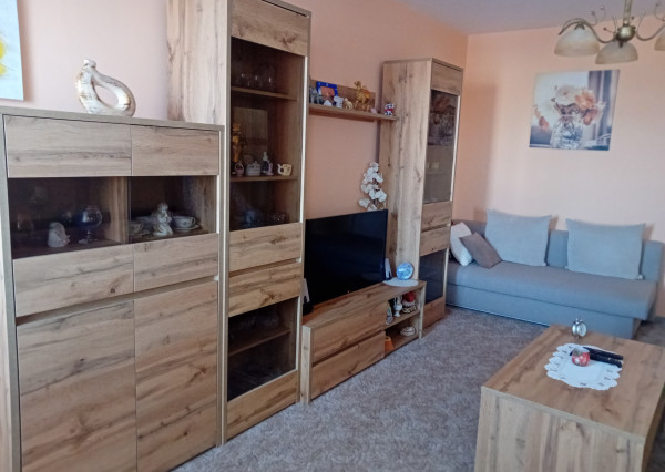 Na predaj pekný veľký 2 izb.byt s balkónom v kľudnom prostredí